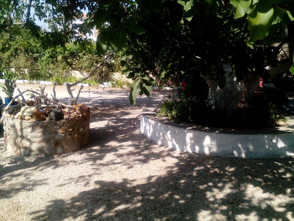 Guesthouse Karidia Skala Eresou Zewnętrze zdjęcie